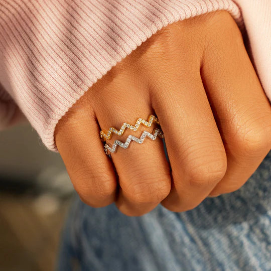 Highs and Lows Ring for Daughter with ‘Love from Mum’ Engraving & Card