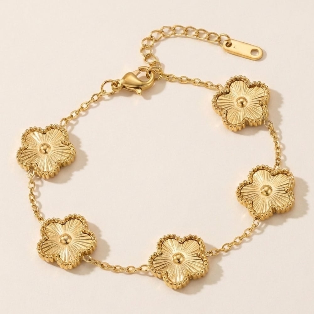 Lucky Clover Charm Bracelet